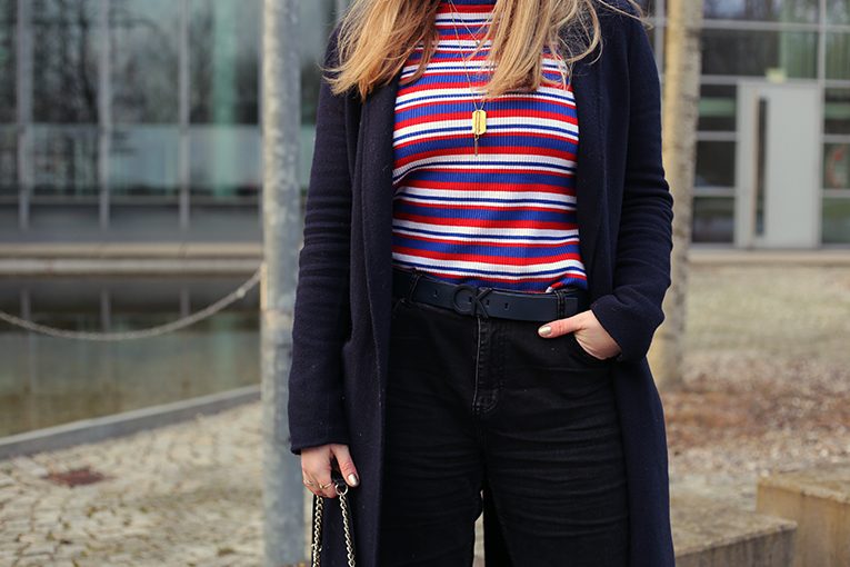 OVERDIVITY Calvin Klein, Calvin Klein Gürtel, Dogtag Kette, Boyfriend Jeans, Streifenshirt, Zara bunte Streifen www.overdivity.com