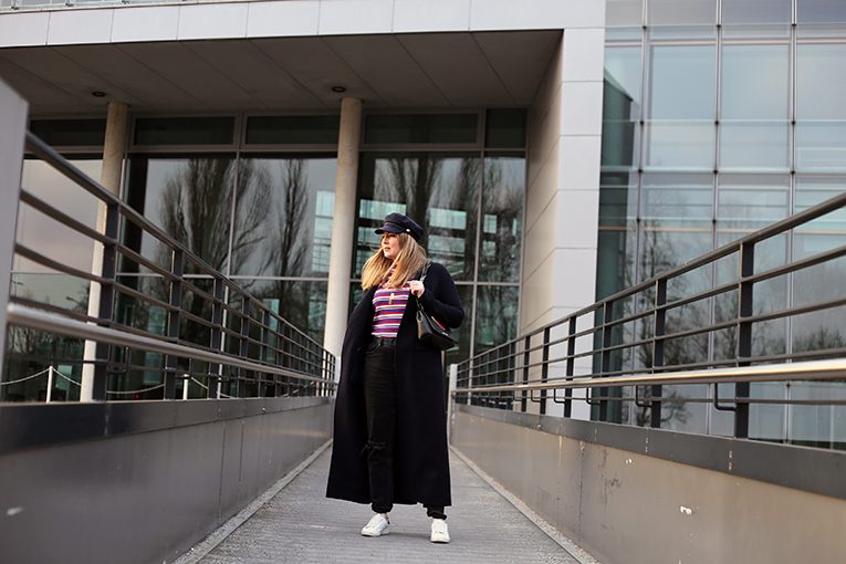 OVERDIVITY Xl Coat, Long coat, Streifen, Streifen shirt, Zara trend , spring 2018, Modeblogger, navy coat, pantone trend farbe www.overdivity.com